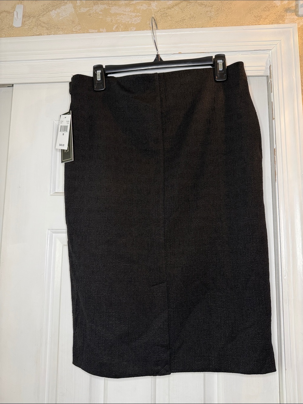 Tailored Black Pencil Skirt with Subtle Side Panel - Picture 3 of 6